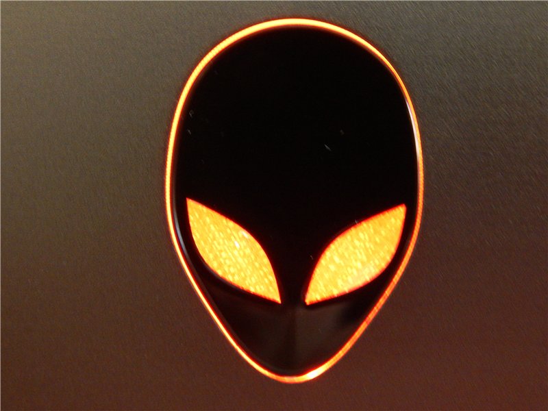 Обзор ноутбука Alienware 17 Подсветка логотипа