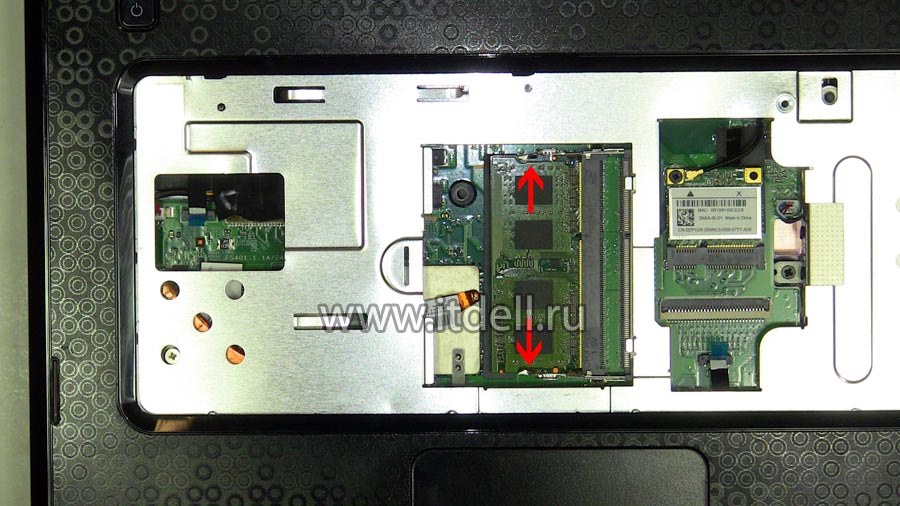 Как разобрать Dell Inspiron N5030, N5020 и M5030 снимаем первую планку ОЗУ
